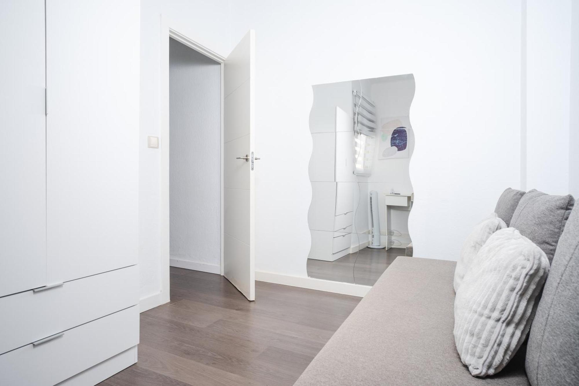 Acogedor Piso Con Balcon Apartment Sevilla Bagian luar foto